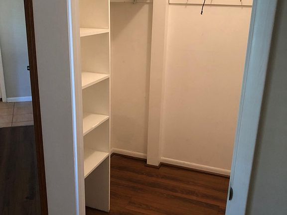 3rd image of 112 Starling Ln