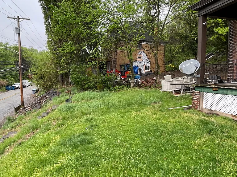 1250 Blackadore Ave — Photo 4