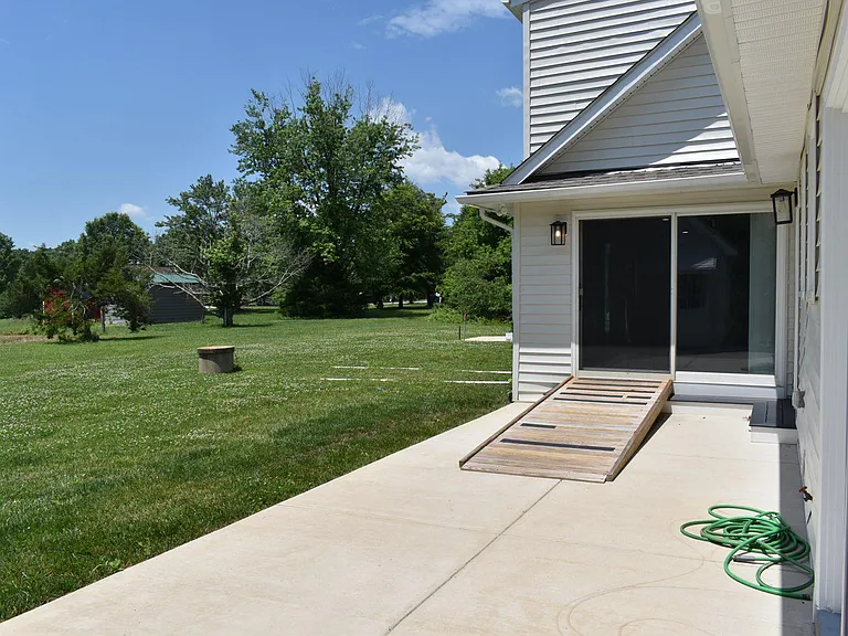 4055 Ringwood Rd — Photo 4
