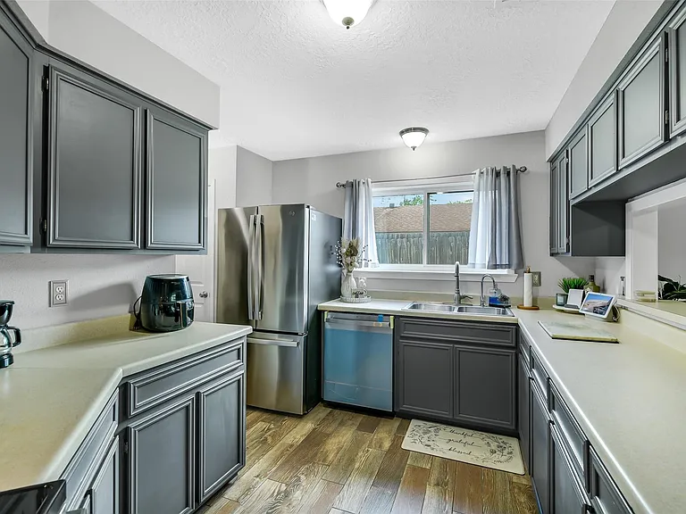 710 Razee Ct — Photo 10