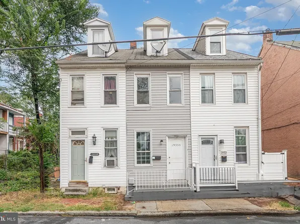 1933 1/2 Logan St, Harrisburg, PA 17102