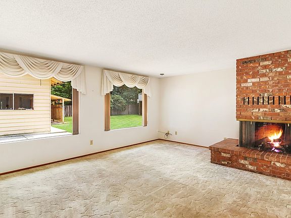 4th image of 13627 56th Ave NE