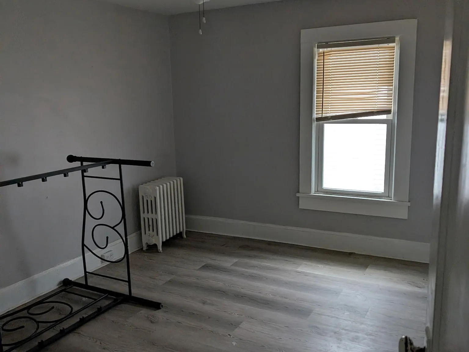 3 bed, $1,400 — Photo 4