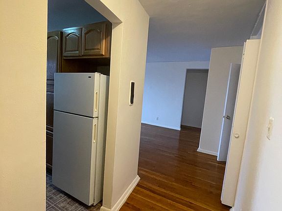 3rd image of 14220 84th Dr APT 6A