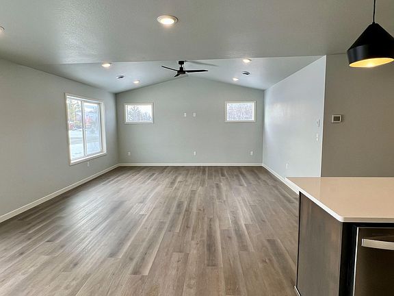 3rd image of 1055 Village Ln