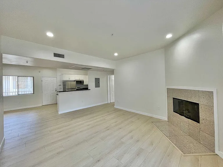 Fruitland Dr — Photo 23