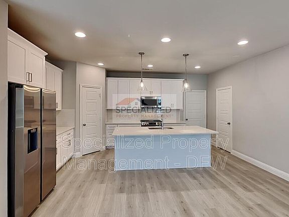 5th image of 317 Athenia Dr