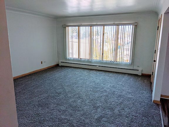 4th image of 4423 N Newcastle Ave