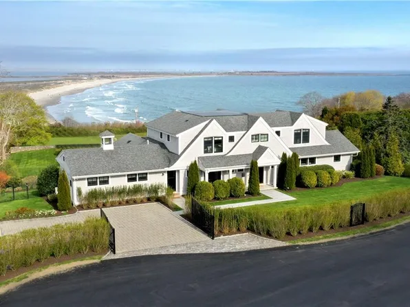 444 Purgatory Ln, Middletown, RI 02842