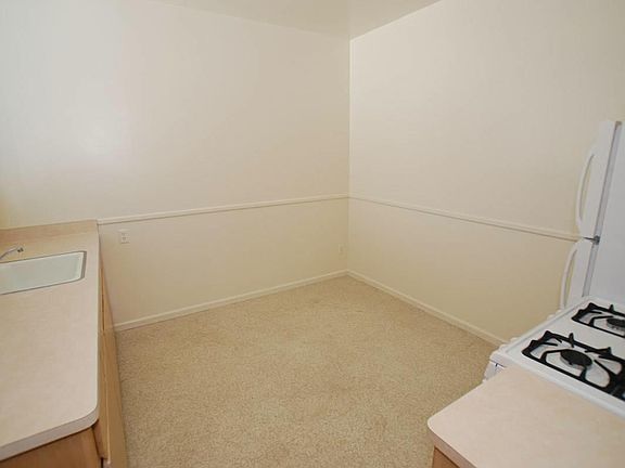 4th image of 460 22nd Ave APT 6