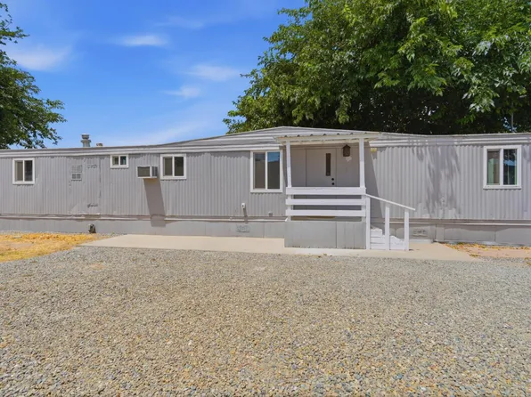 12846 Lacey Blvd, Hanford, CA 93230
