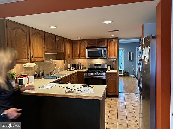 2nd image of 22 Militia Hill Dr