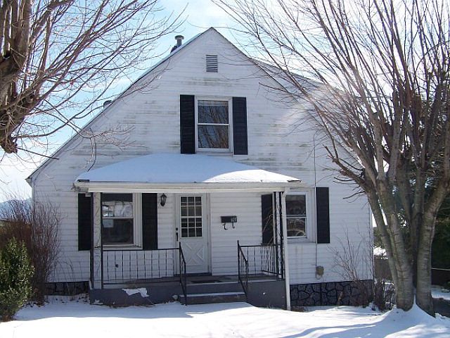 1st image of 525 E Marshall St
