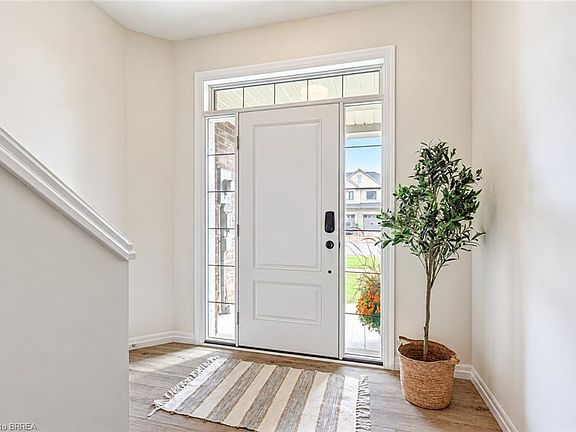 4th image of 224 Renaissance Dr
