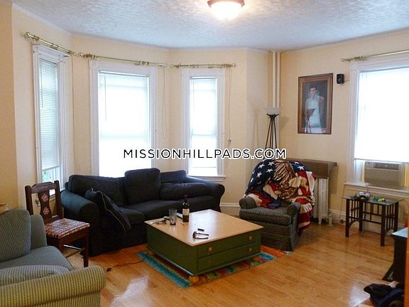 2nd image of 205 Hillside Street # Second Floor