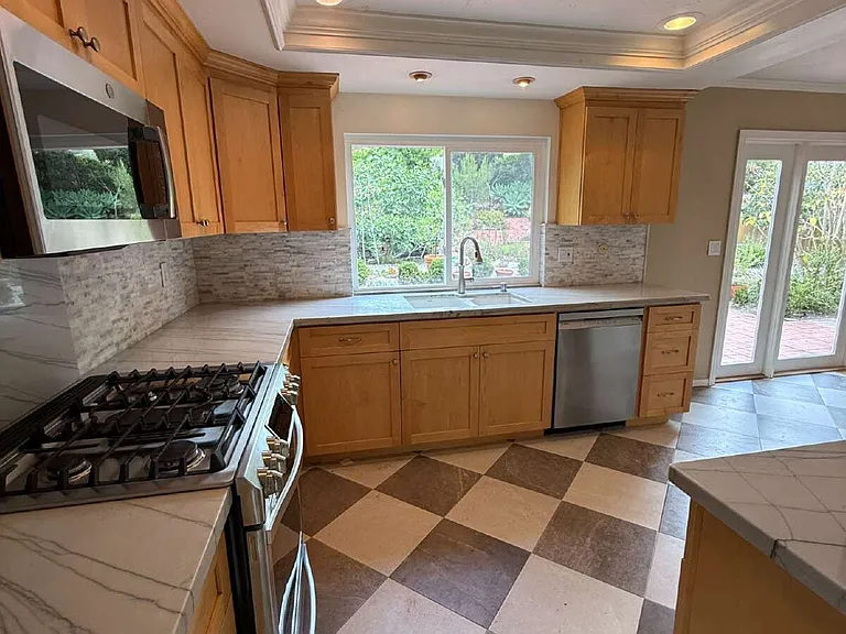 2604 Jacaranda Ave — Photo 11
