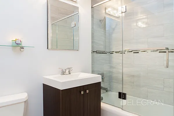 Sold by (Legacy) Elegran | media 4