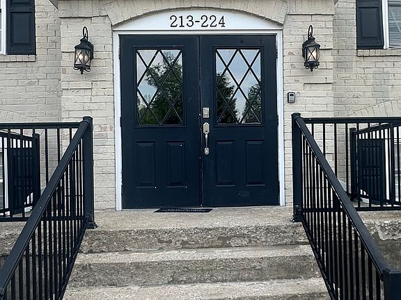 3rd image of 222 Middletown Sq #222