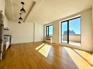 409 Eastern Pkwy #900, Brooklyn, NY 11216