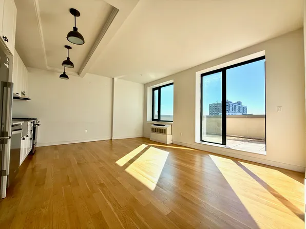 409 Eastern Parkway image 1 of 19