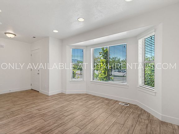 5th image of 345 W Park View Ln