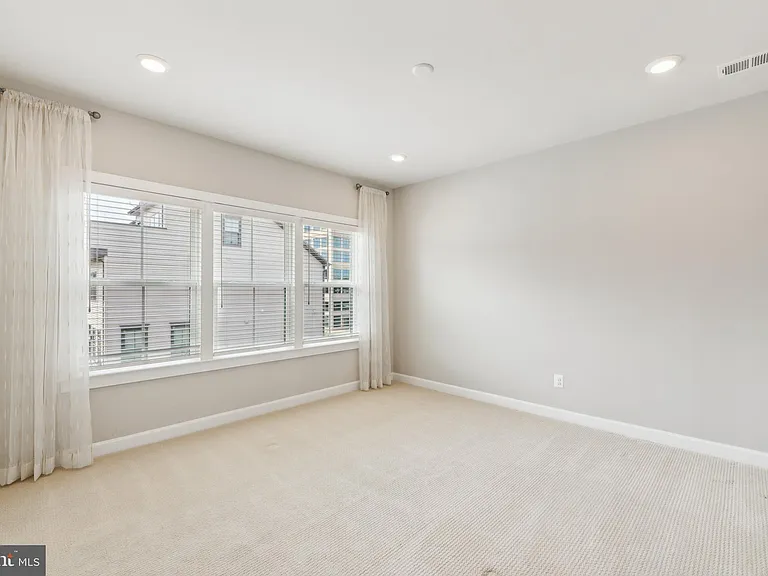 13212 Woodland Park Rd — Photo 26