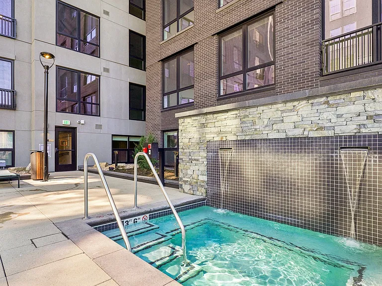Oso Apartments — Photo 14