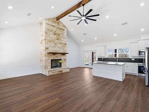 4th image of 1698 Rogers Hill Rd