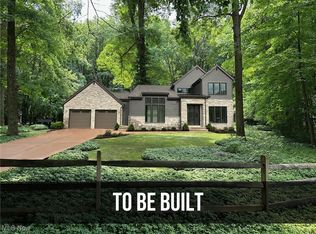 40 Old Farm Rd, Moreland Hills, OH 44022