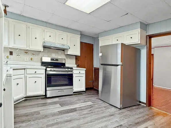 134 Boyd Avenue image 4 of 25