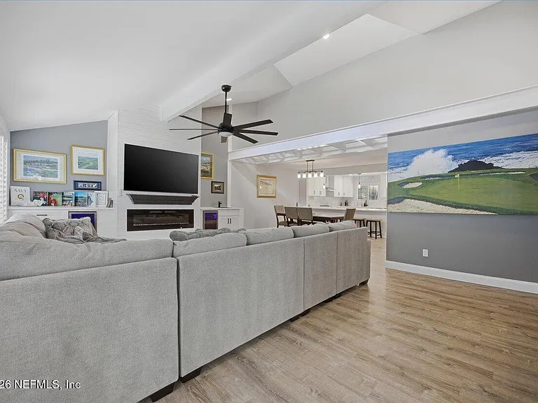 64 Players Club Villas Rd — Photo 8