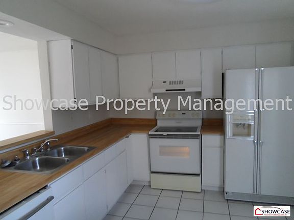 3rd image of 311 Sherwood Pl