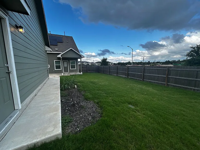 1321 Weatherford Ln — Photo 30