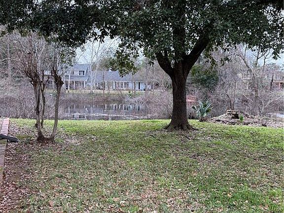 4th image of 4718 Bayou Court Dr
