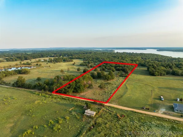 8 E 1075th Rd, Checotah, OK 74426