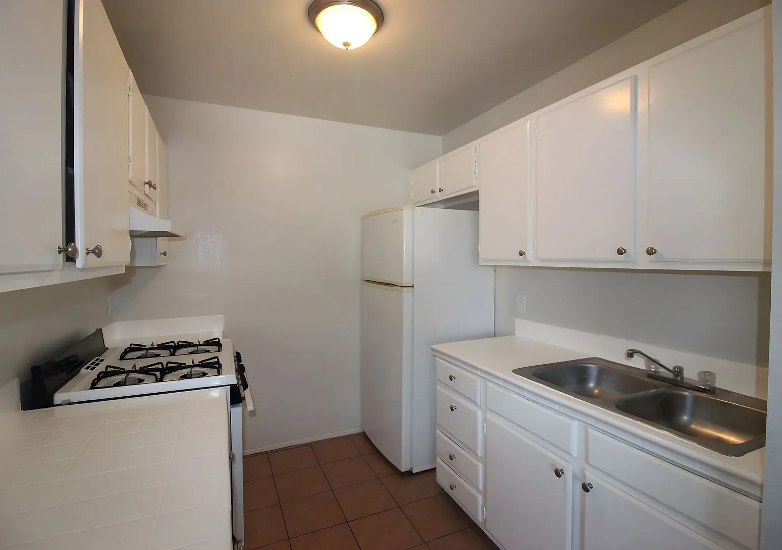 1508 W Florence Ave — Photo 1