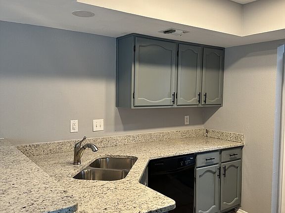 5th image of 4447 Hilton Head St