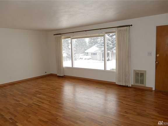 4th image of 535 N Lyle Ave