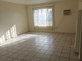 1437 S Park Ave, Pomona, CA