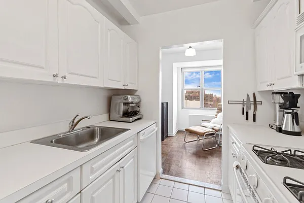 Sold by HomeDax Real Estate | media 16