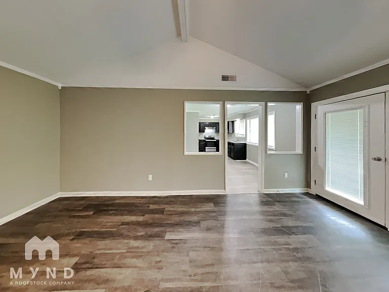 4014 Hitchcock St — Photo 11
