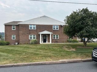 6890 Clearfield St APT 1, Harrisburg, PA 17111
