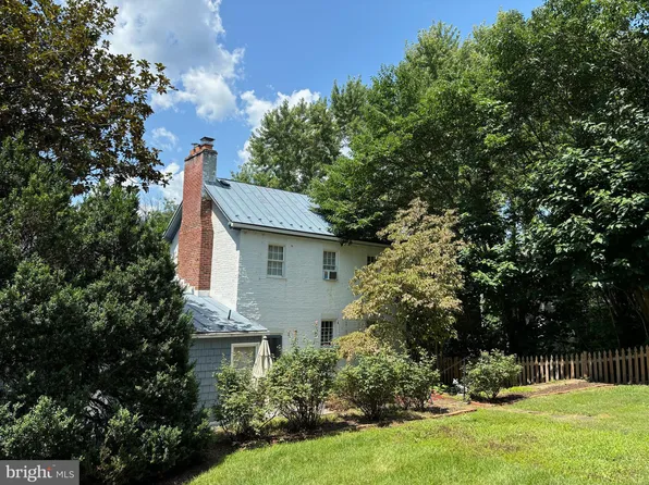 677 Federal St, Paris, VA 20130