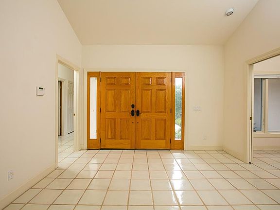3rd image of 609 Lake Dr
