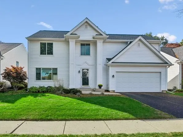 290 Rock Hall Ct, Grayslake, IL 60030