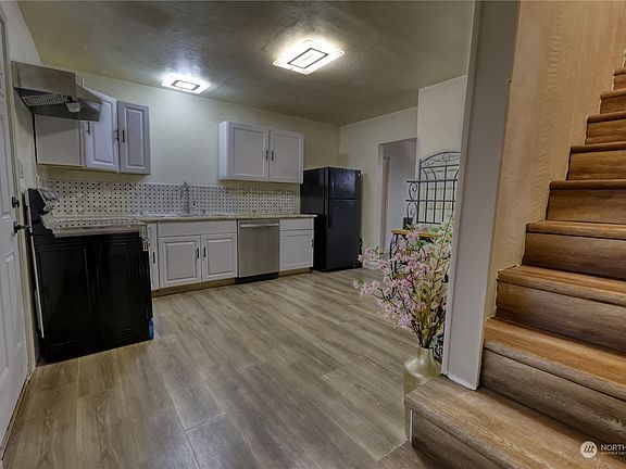 3rd image of 7111 88TH Street SW