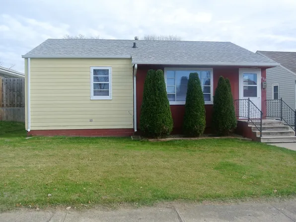 620 17th St NW, Minot, ND 58703