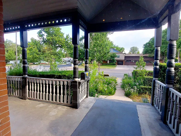 334 E Mulberry St #1 — Photo 15