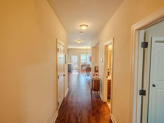 3rd image of 237 Towns Walk Dr