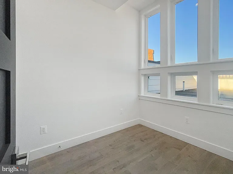 2228 13th St NW #3 — Photo 37